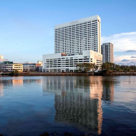 Pullman Miri Waterfront Hotel Екстериор снимка The Harbor Tower