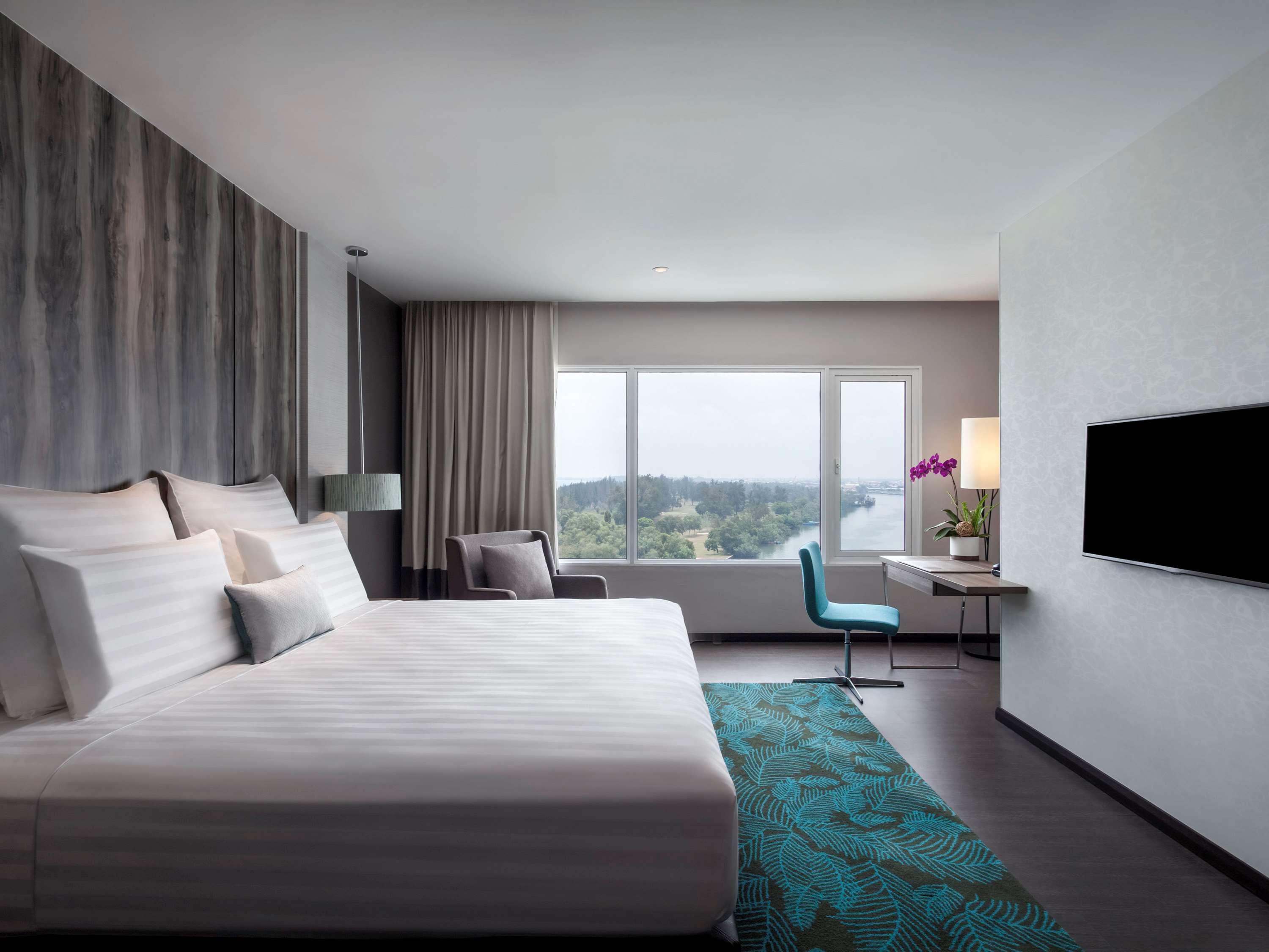 Pullman Miri Waterfront Hotel Екстериор снимка Deluxe Room