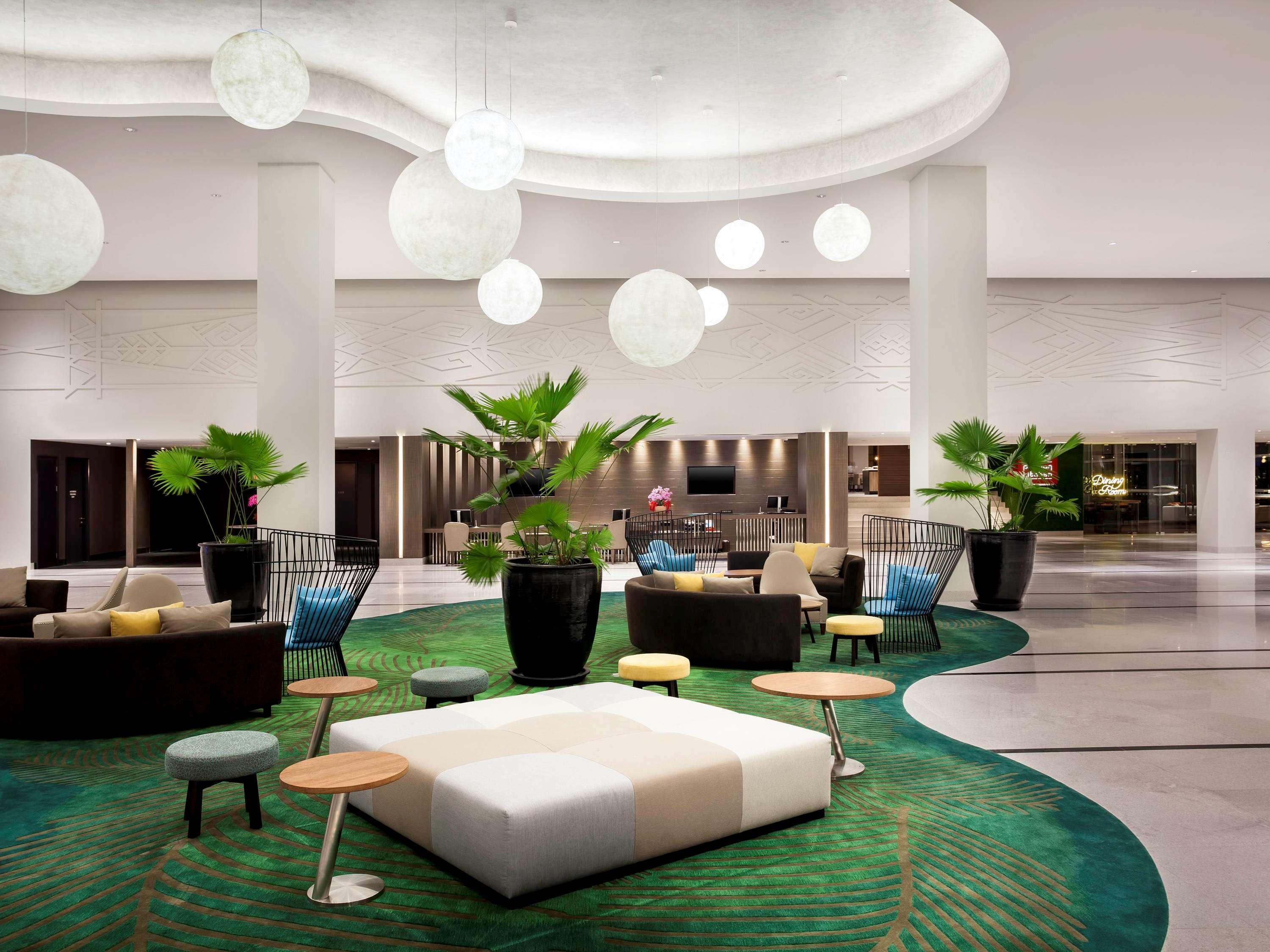 Pullman Miri Waterfront Hotel Екстериор снимка Lobby