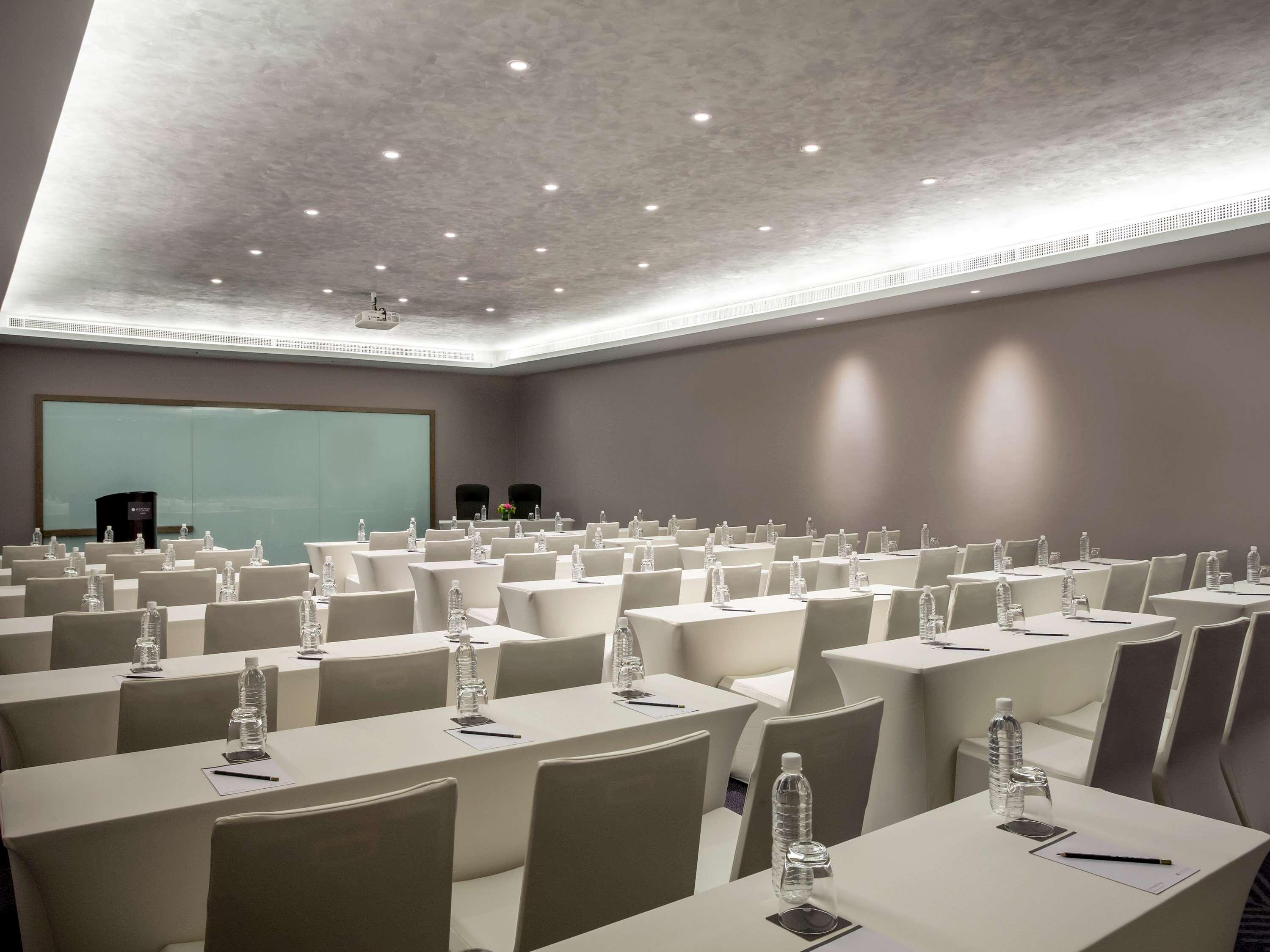 Pullman Miri Waterfront Hotel Екстериор снимка Meeting room