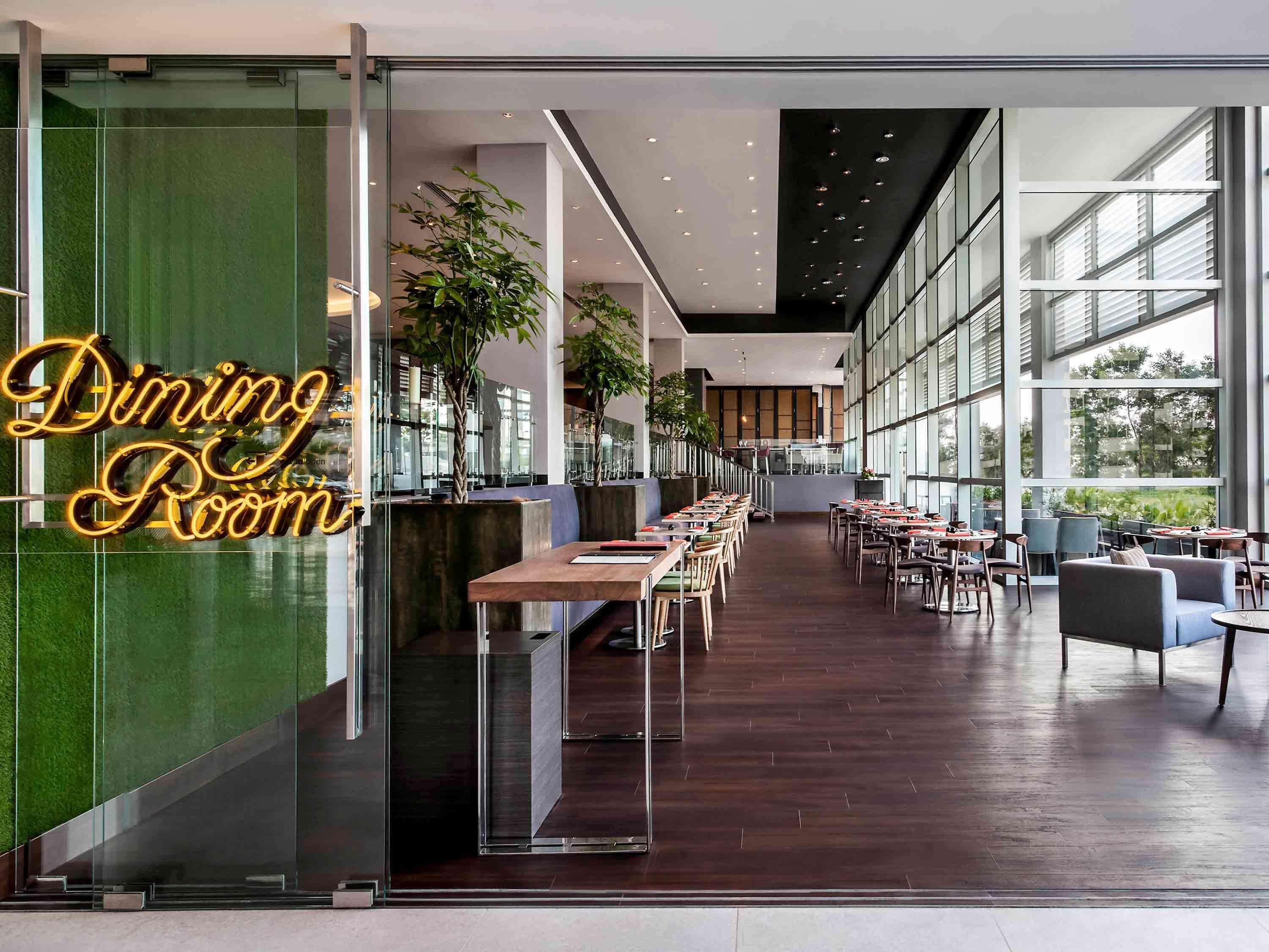 Pullman Miri Waterfront Hotel Екстериор снимка Dining Room