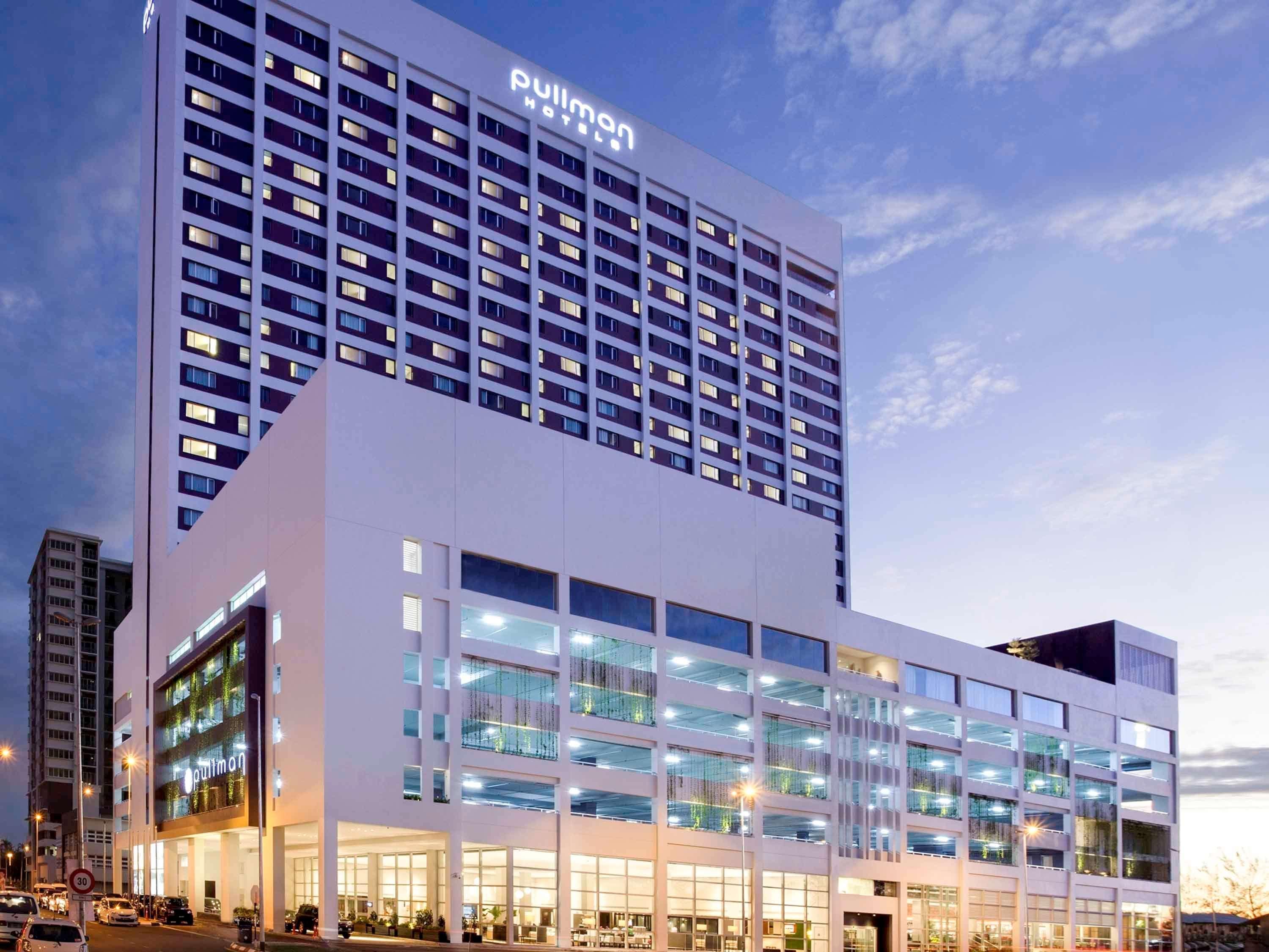 Pullman Miri Waterfront Hotel Екстериор снимка Pullman Hotel, Kuala Lumpur