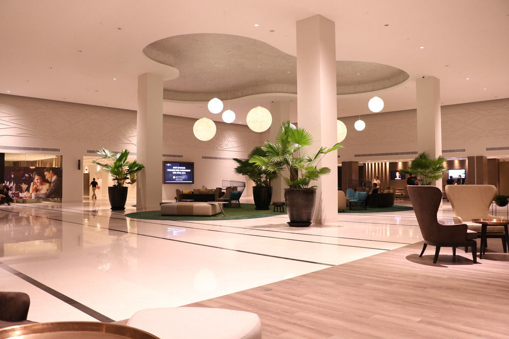 Pullman Miri Waterfront Hotel Екстериор снимка The lobby of the hotel
