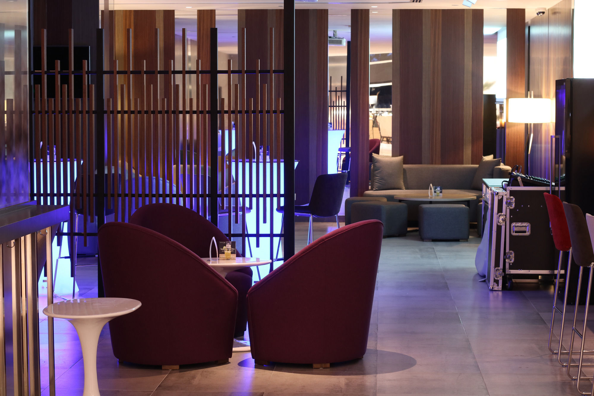 Pullman Miri Waterfront Hotel Екстериор снимка The lounge at the airport
