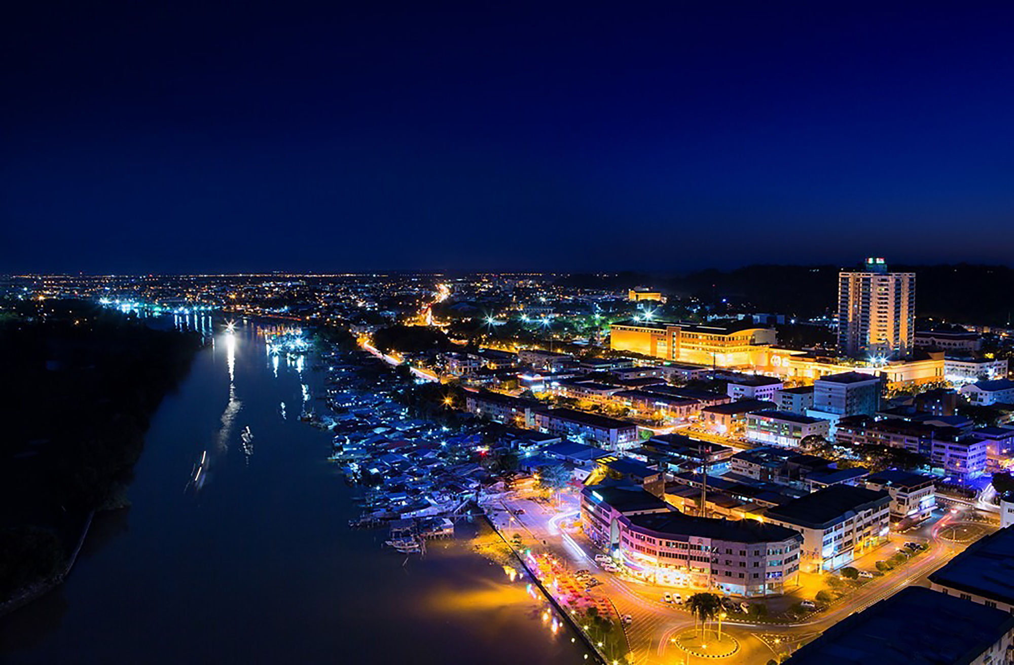 Pullman Miri Waterfront Hotel Екстериор снимка Aerial view of the port of La Rochelle