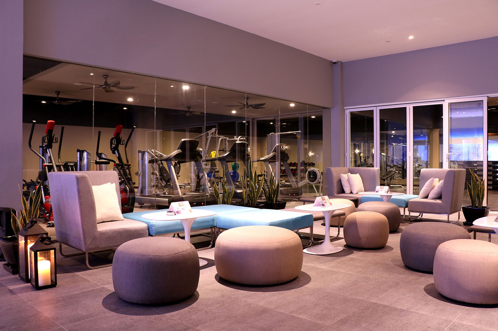 Pullman Miri Waterfront Hotel Екстериор снимка The gym at the hotel